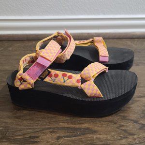 Teva Universal Flatform Sandals Size 8 Picnic Cherries/Rosebloom